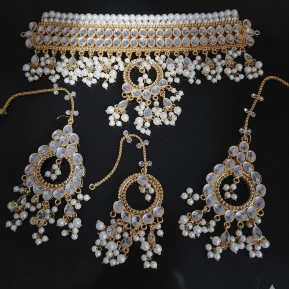 Elegant Gold and White Jewelry Set